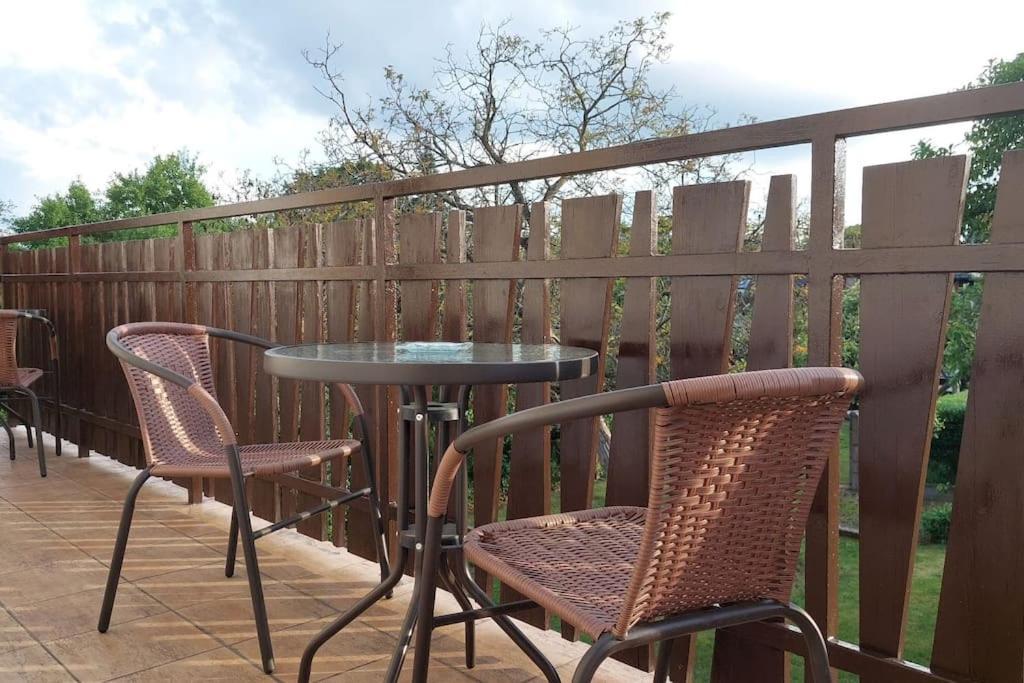 Klasicky Dum, 5 Loznic , 5 Bedrooms, Hébergement de vacances Prague