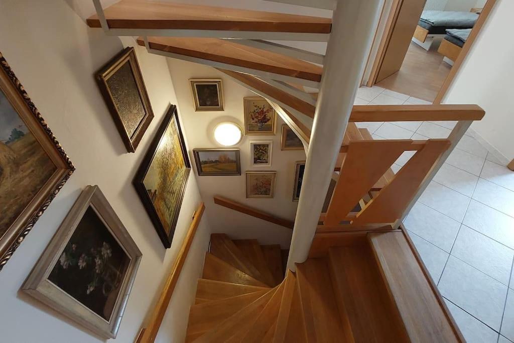 Klasicky Dum, 5 Loznic , 5 Bedrooms, * Praha