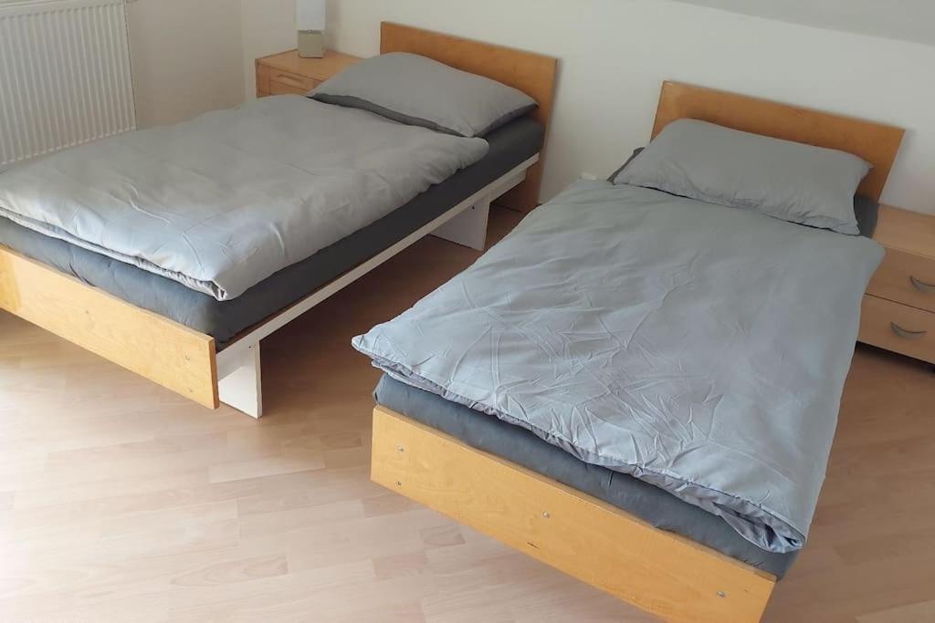 Klasicky Dum, 5 Loznic , 5 Bedrooms, * Praha