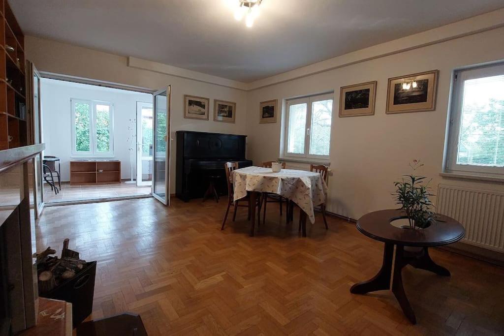 Klasicky Dum, 5 Loznic , 5 Bedrooms, Prázdninový dům *