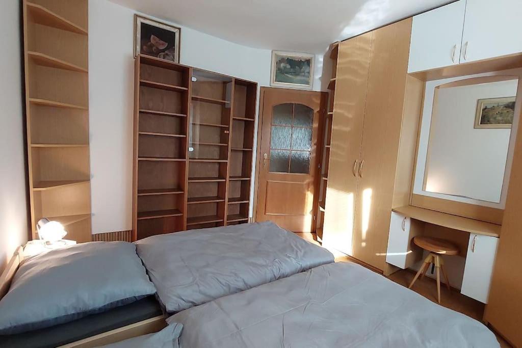 Klasicky Dum, 5 Loznic , 5 Bedrooms, Praha